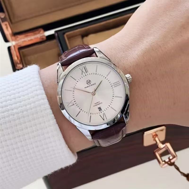 1PC Men's Watch, Analog Quartz Movement, Simple Textured Silver Dial, Calendar Function, Coffee-Colored Leather Strap, SUS304 Stainless Steel Case, Gift for Family and Friends, Quartz Wristwatches（sold：1850）